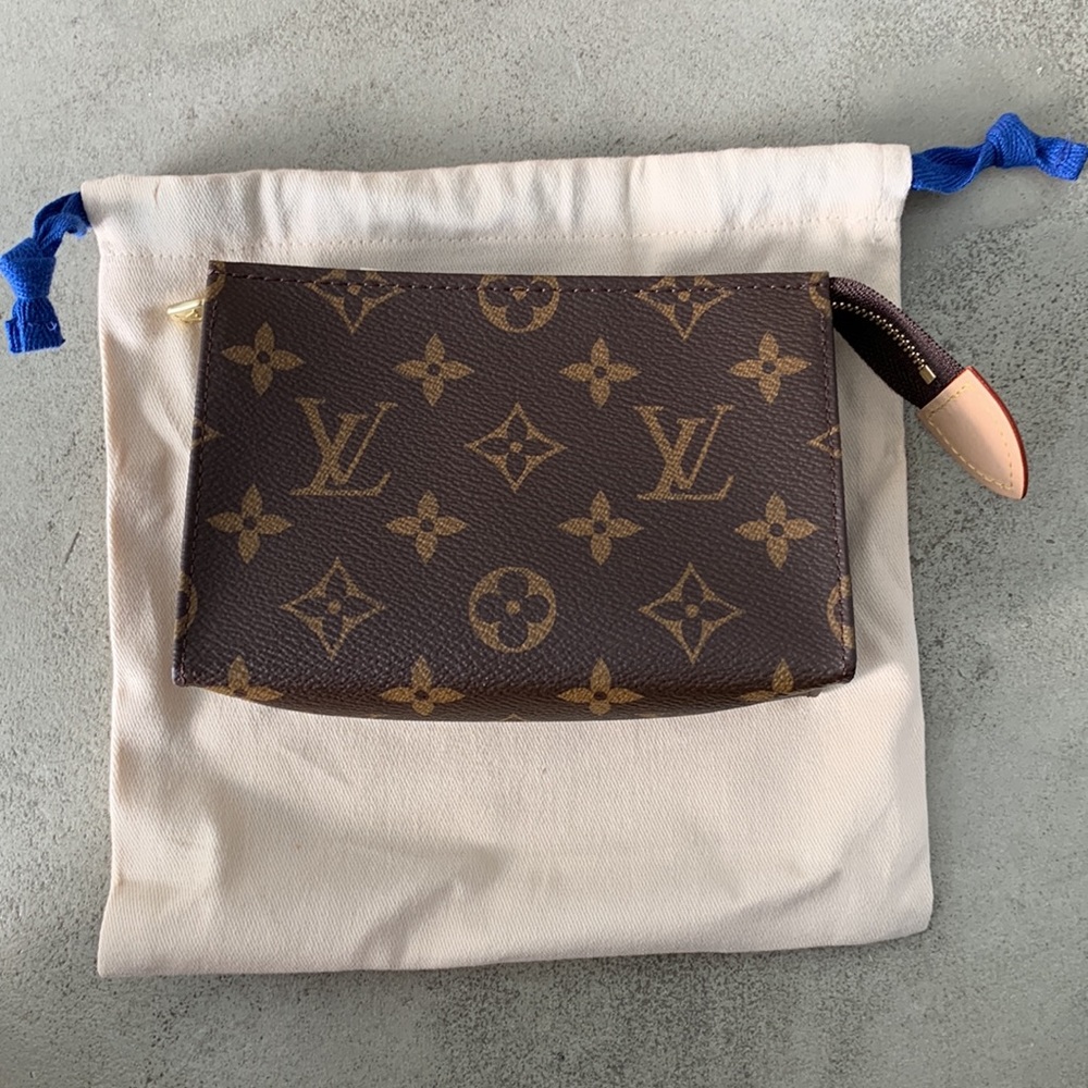 ❤️ SOLD DIRECT ❤️ Louis Vuitton Toiletry Pouch - Picture 4 of 10